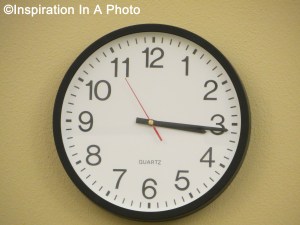 Plain clock_office